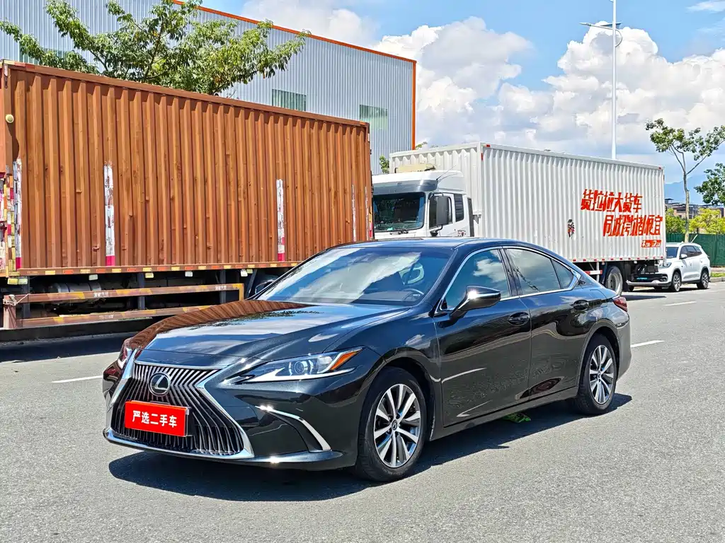 Lexus ES — миниатюра 5