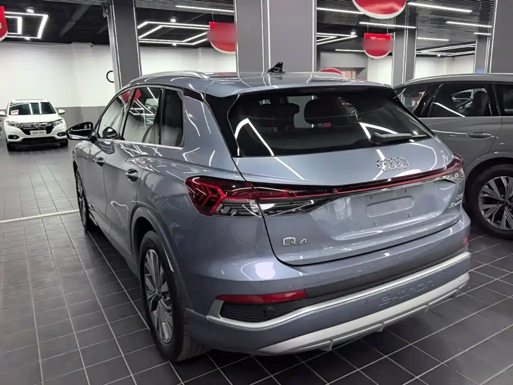 Audi Q4 e-tron — миниатюра 5