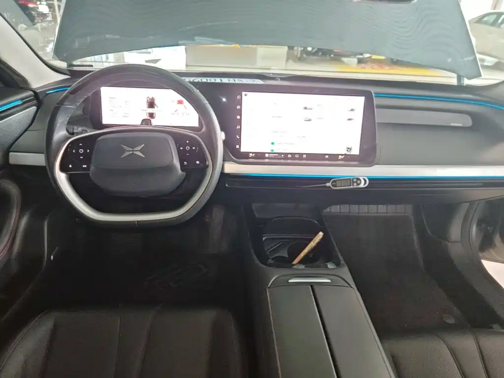 XPeng P7 — миниатюра 10