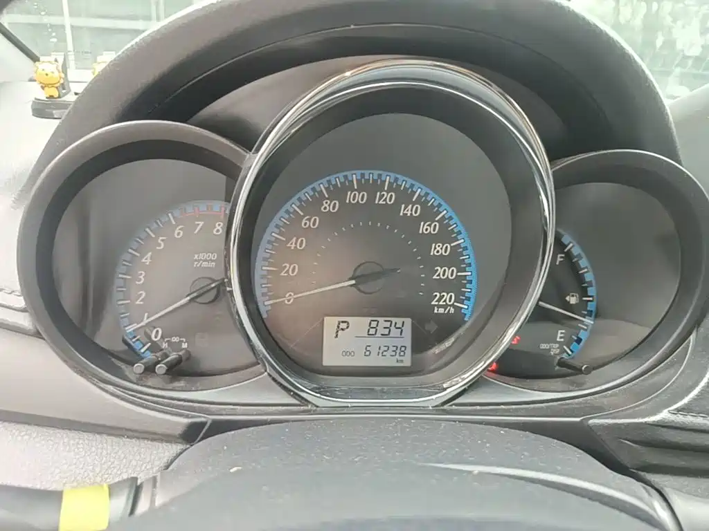 Toyota Yaris L — миниатюра 12