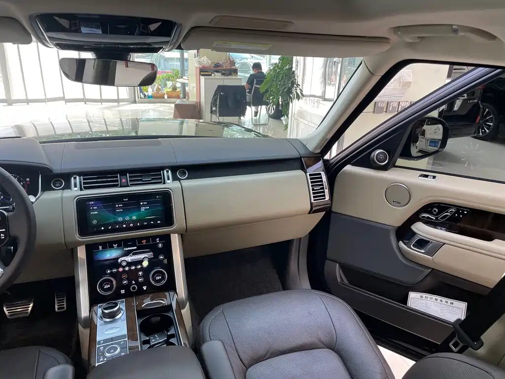 Land Rover Range Rover — миниатюра 19