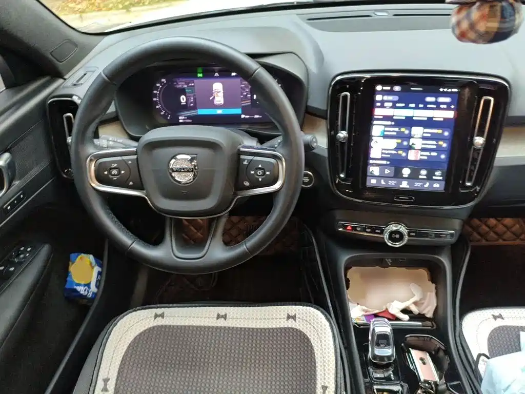 Volvo XC40 — миниатюра 3