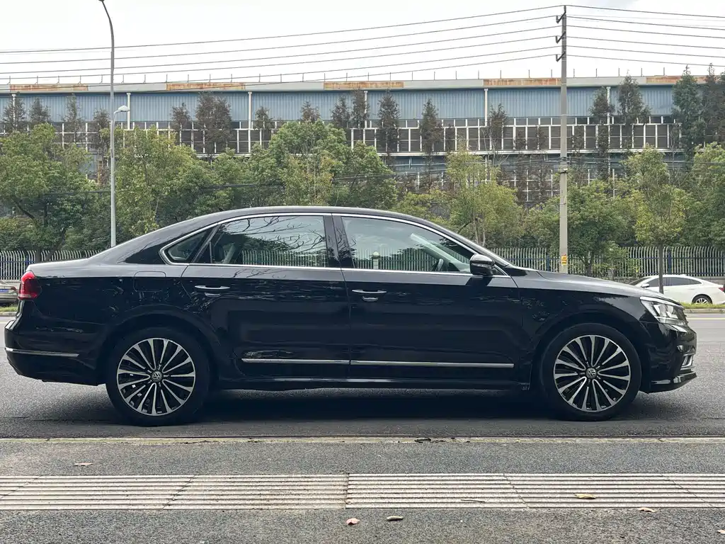 Volkswagen Passat — миниатюра 4