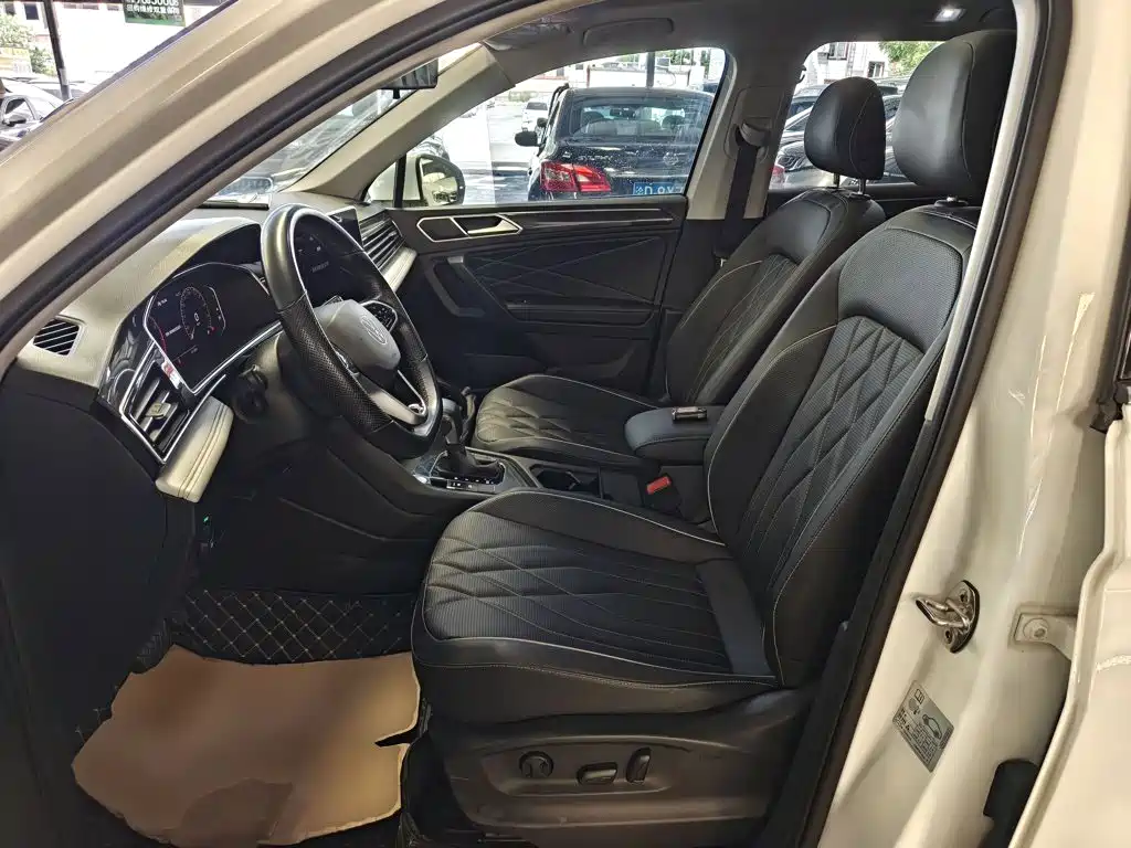 Volkswagen Tiguan L — миниатюра 15