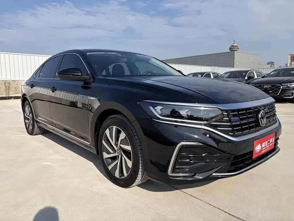 Volkswagen Passat PHEV — миниатюра 3
