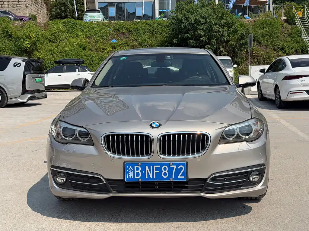 BMW 5 Series — миниатюра 11