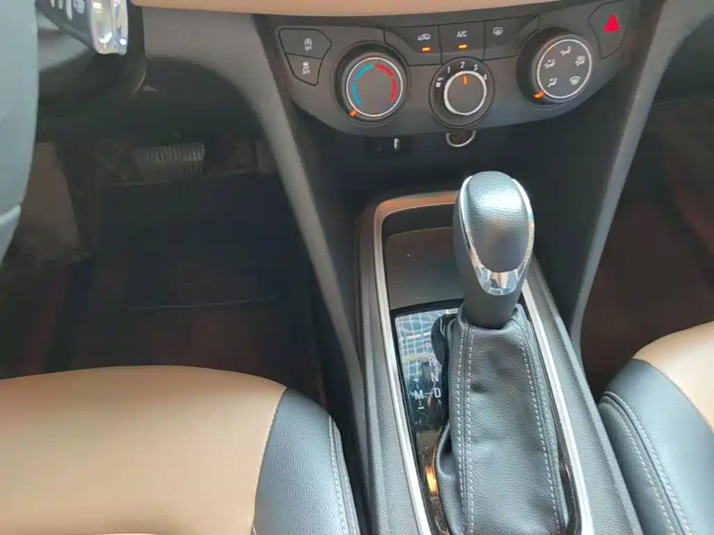 Chevrolet Monza — миниатюра 14