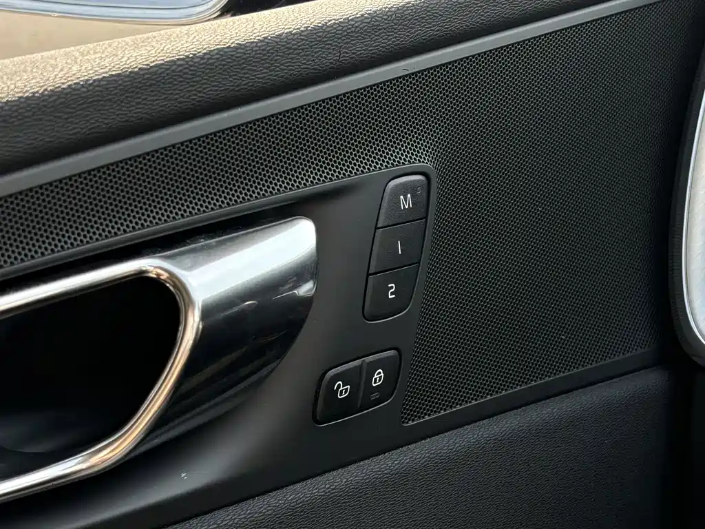 Volvo XC60 — миниатюра 16