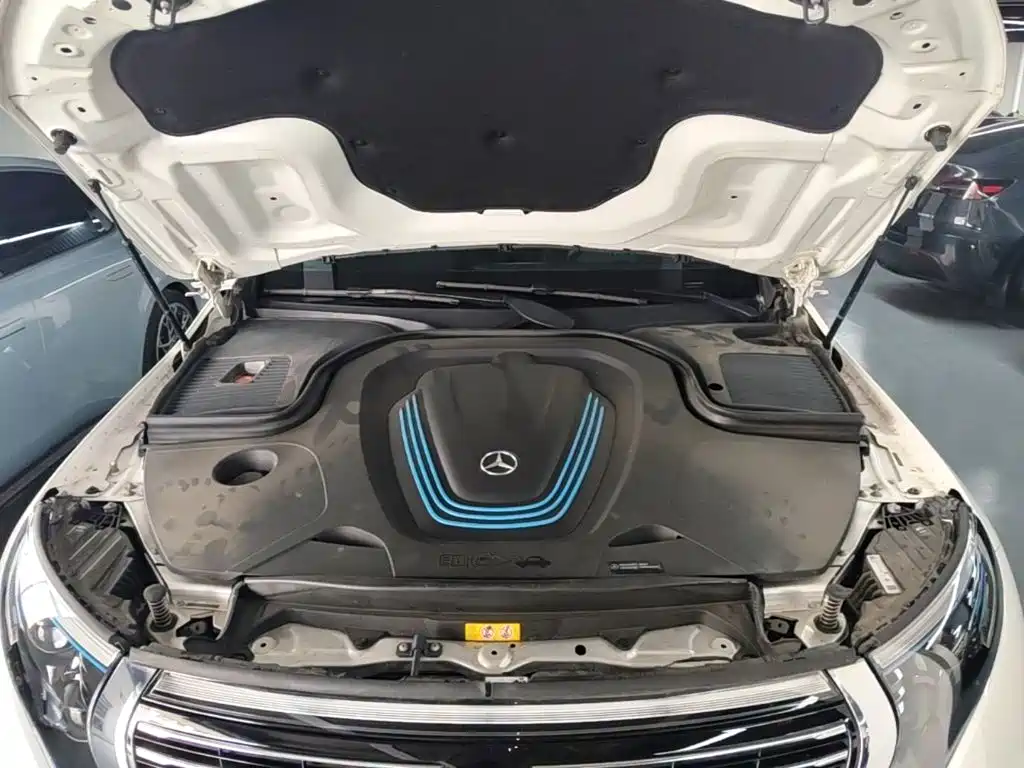 Mercedes-Benz EQC — миниатюра 20