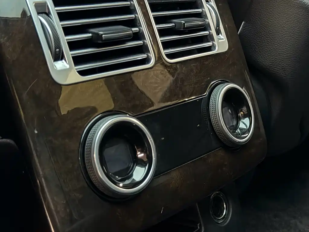 Land Rover Range Rover — миниатюра 14