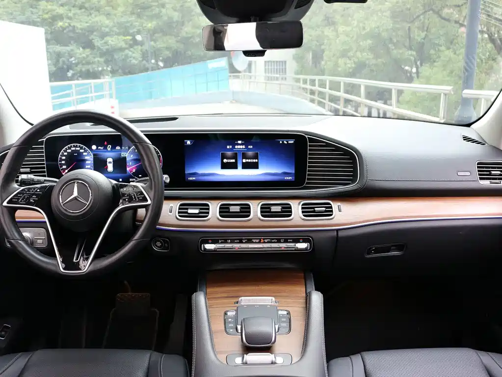 Mercedes-Benz GLE (Import) — миниатюра 12