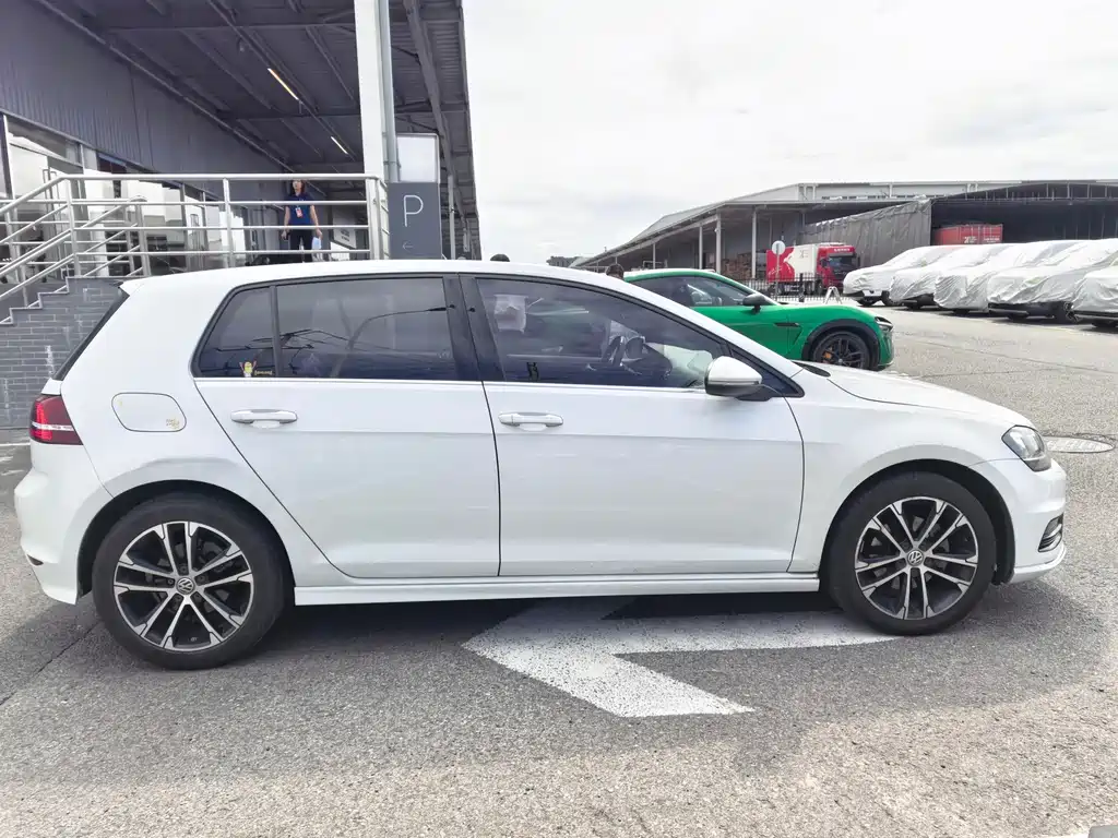 Volkswagen Golf — миниатюра 4
