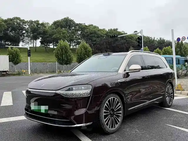 2025 Huawei M9