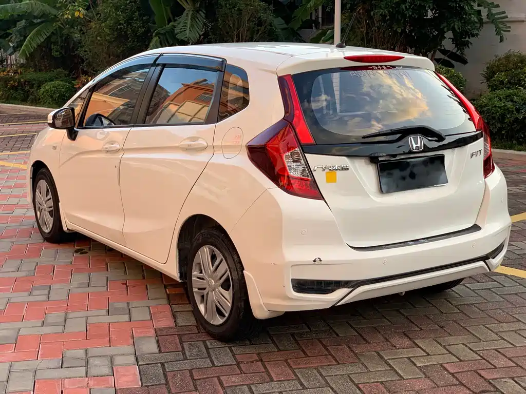 Honda Fit — миниатюра 5