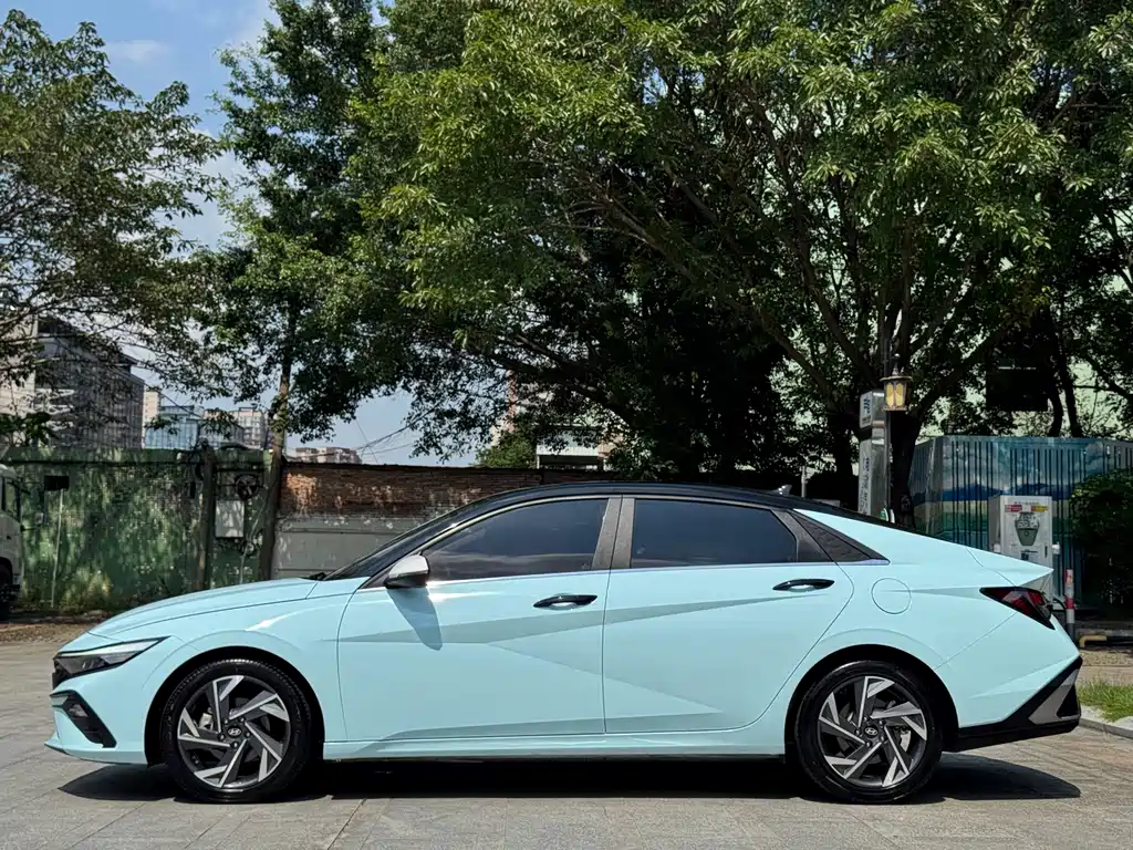 Hyundai Elantra — миниатюра 5