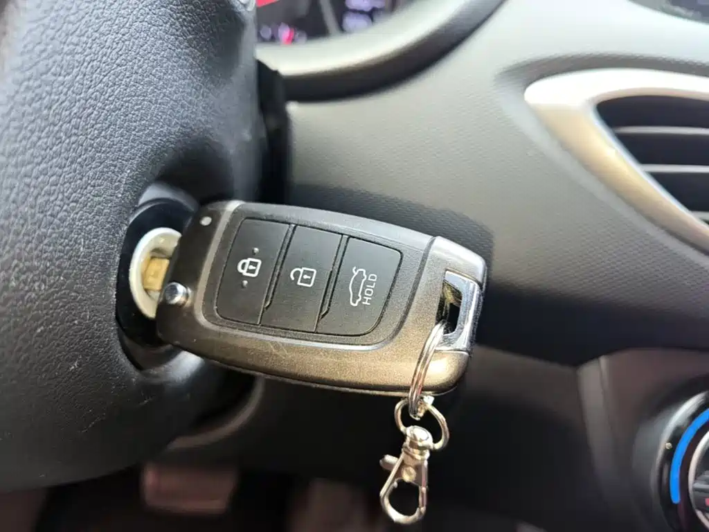 Hyundai Elantra — миниатюра 9