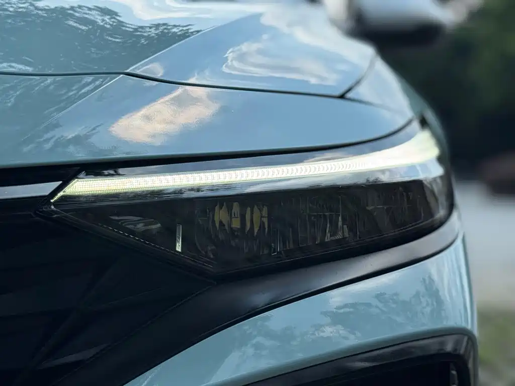 Hyundai Elantra — миниатюра 21