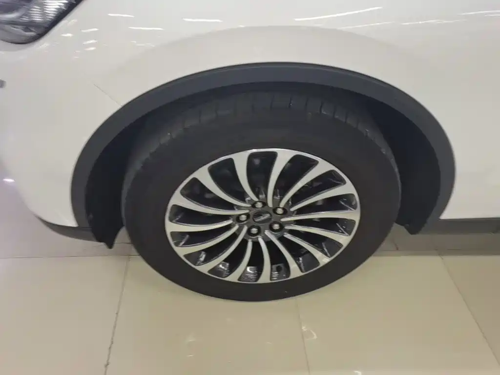 Lincoln Aviator — миниатюра 23