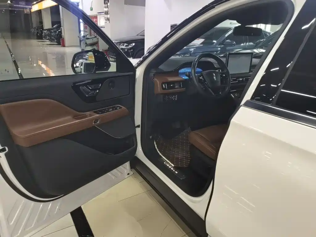 Lincoln Aviator — миниатюра 16