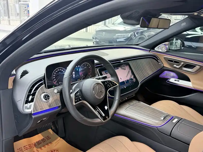 Mercedes-Benz E-Class — миниатюра 3