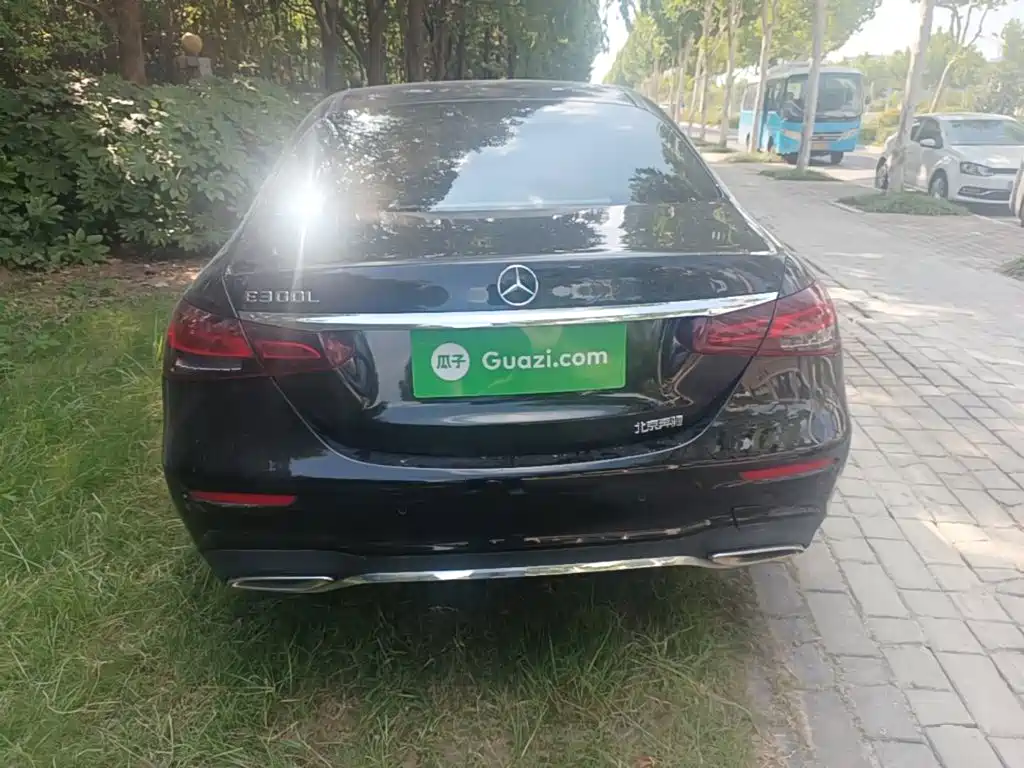 Mercedes-Benz E-Class — миниатюра 6