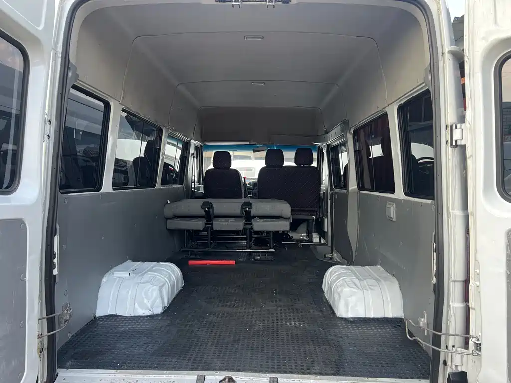 IVECO Daily — миниатюра 12