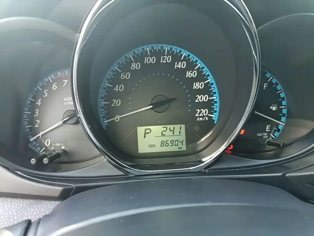 Toyota Yaris L — миниатюра 12