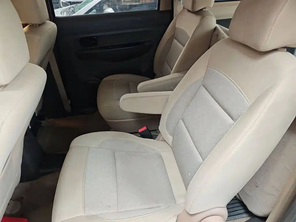 Wuling Hongguang — миниатюра 17