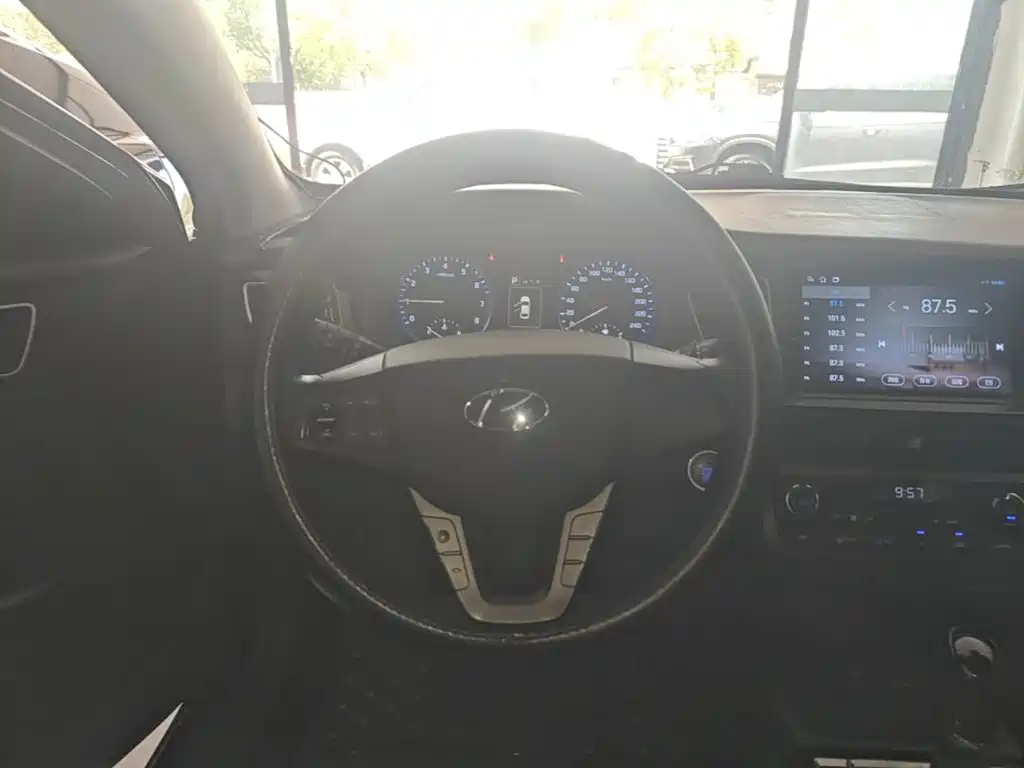 Hyundai Mistra — миниатюра 11