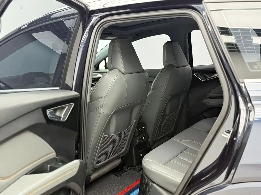 Audi Q4 e-tron — миниатюра 6