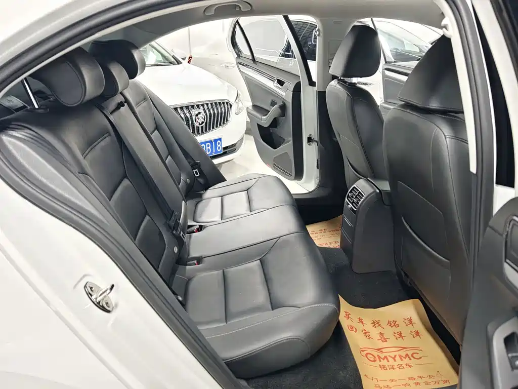 Volkswagen Sagitar — миниатюра 9