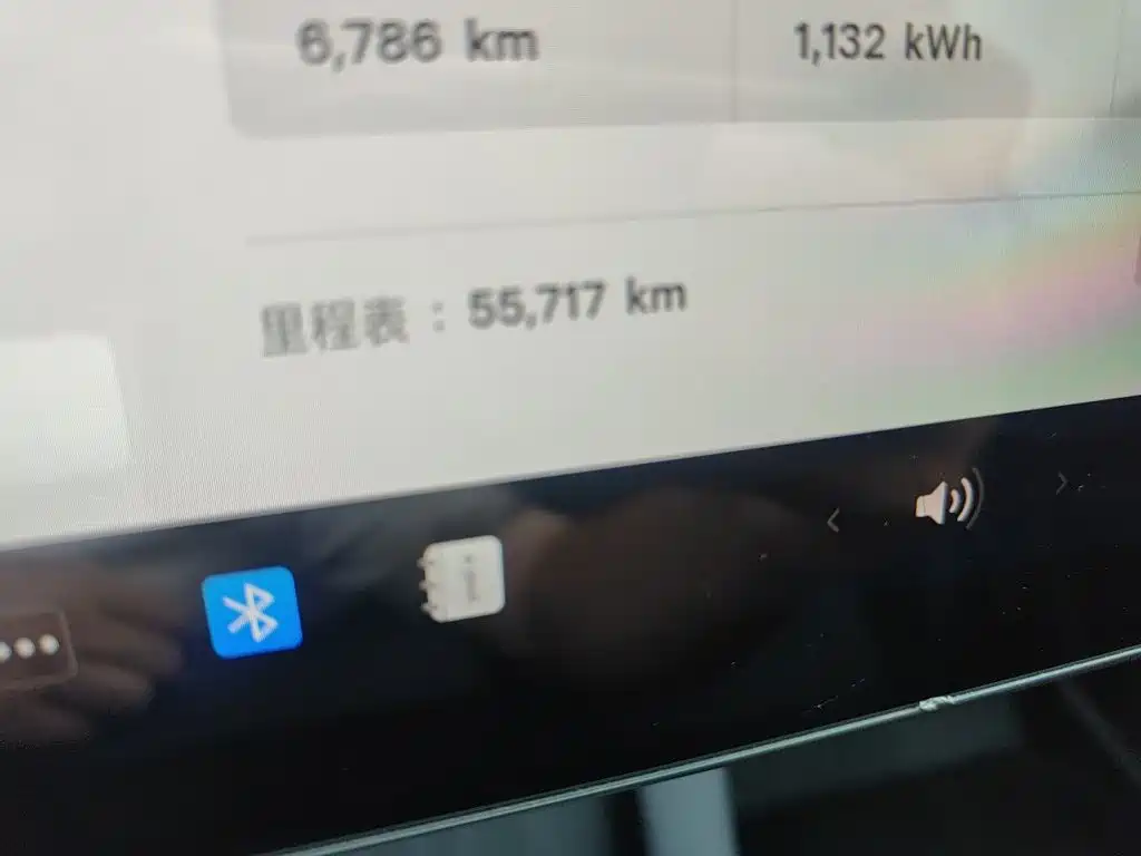 Tesla Model Y — миниатюра 8