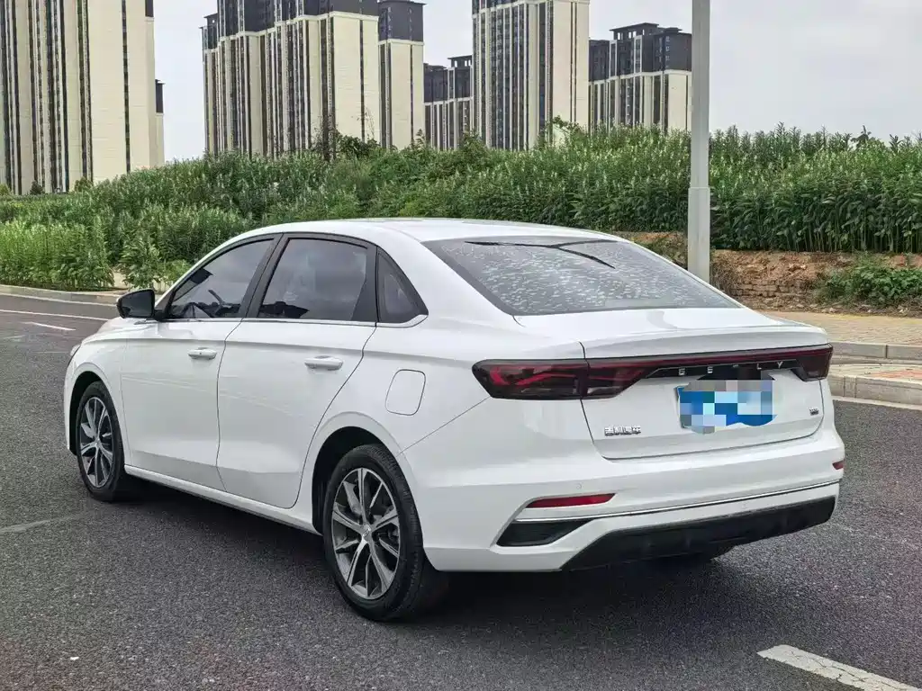 Geely Emgrand — миниатюра 8