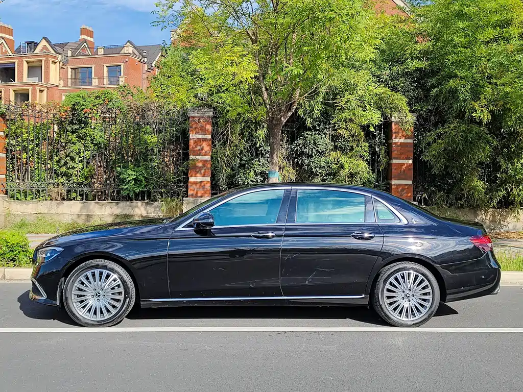 Mercedes-Benz E-Class — миниатюра 4