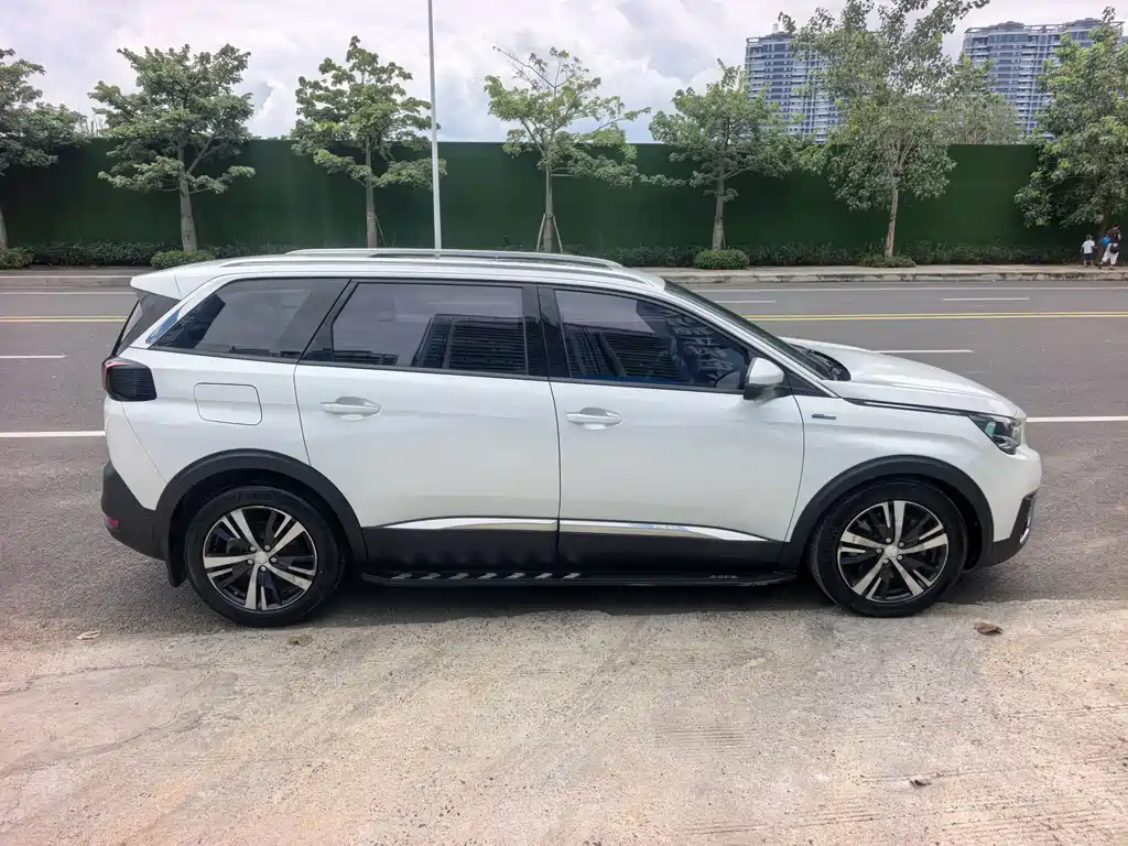 Peugeot 5008 — миниатюра 4
