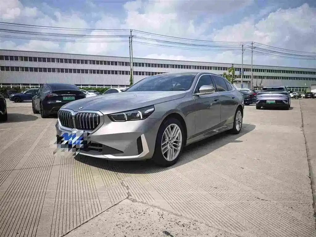 宝马5系 2024款 525Li 豪华套装 2024