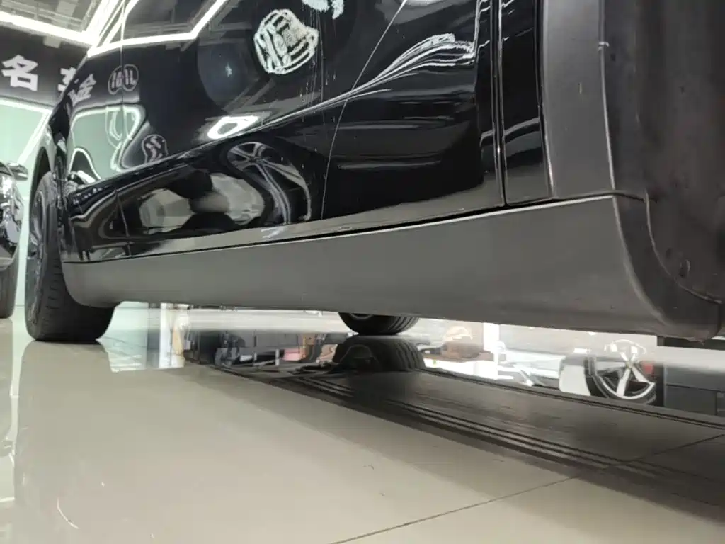 Tesla Model Y — миниатюра 21