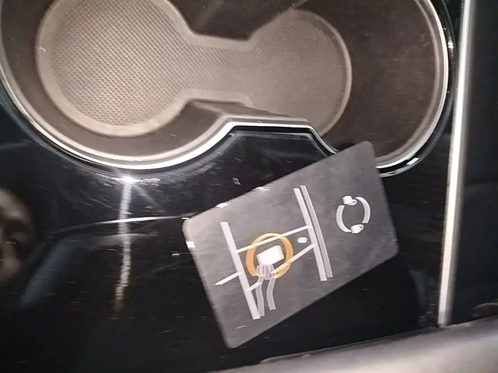 Tesla Model 3 — миниатюра 9