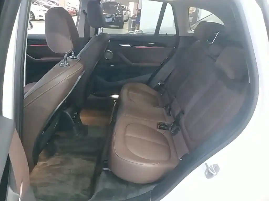 BMW X1 — миниатюра 17