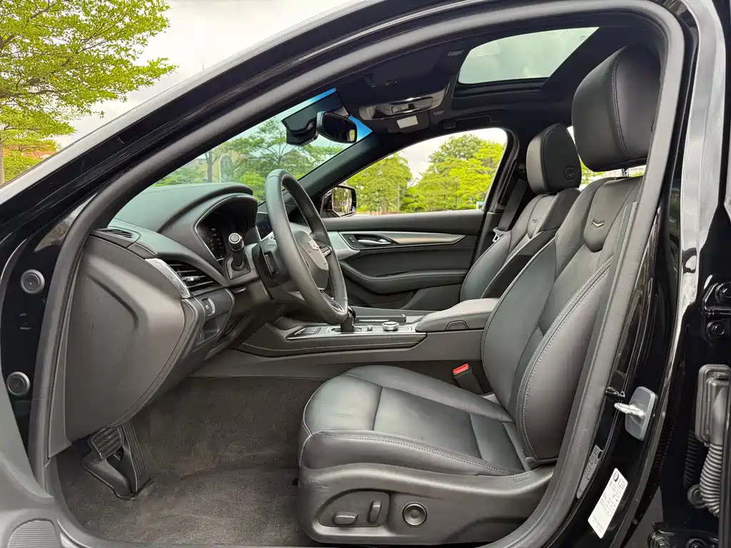 Cadillac CT5 — миниатюра 9