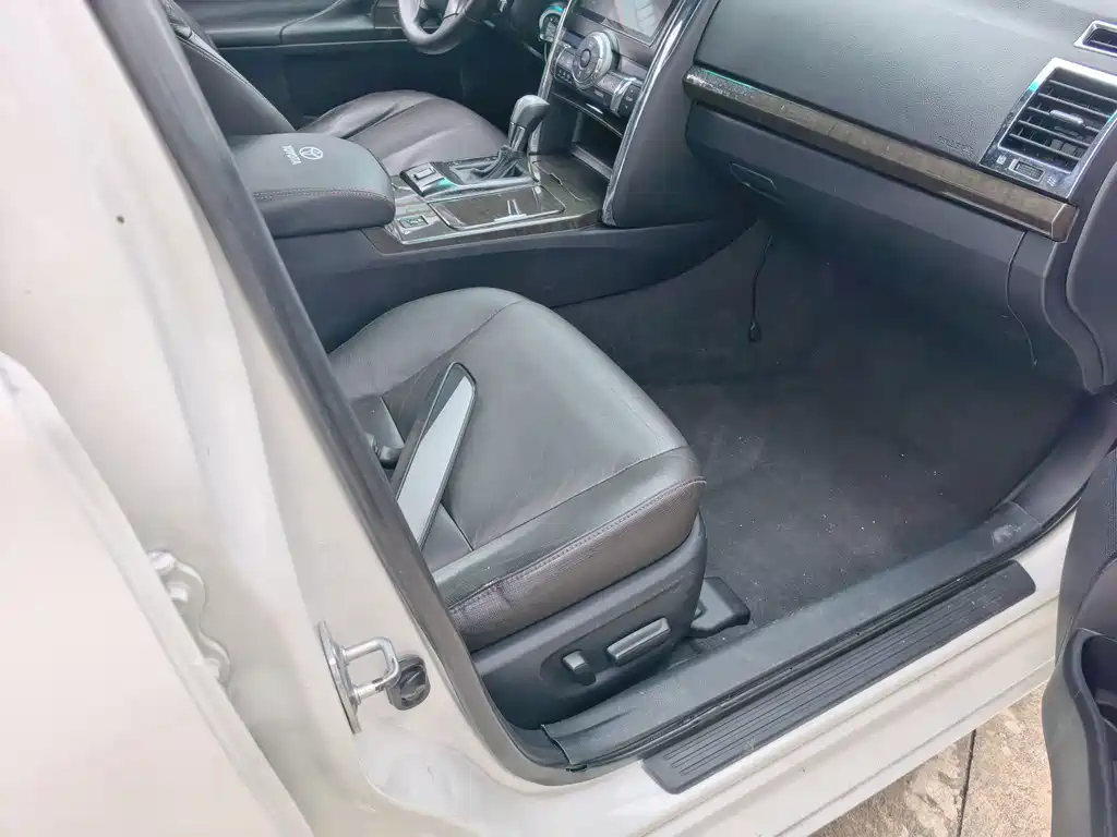 Toyota Reiz — миниатюра 10