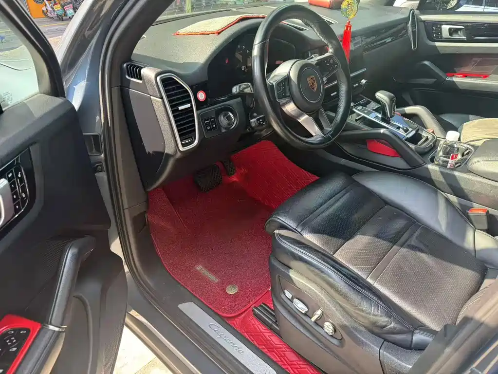 Porsche Cayenne — миниатюра 6