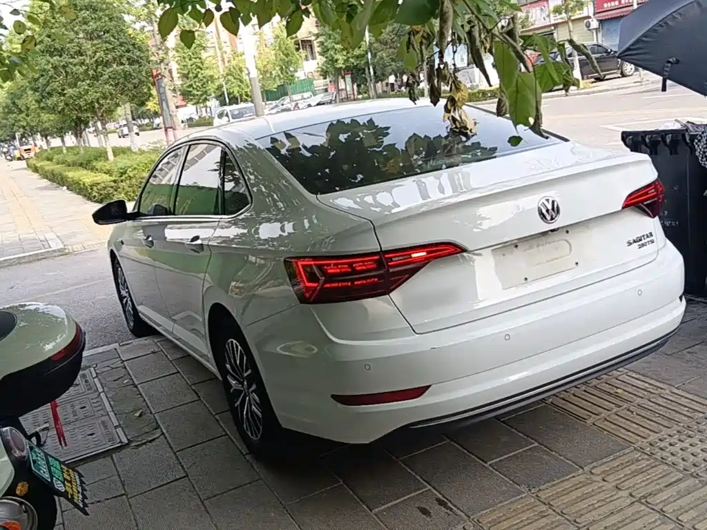 Volkswagen Sagitar — миниатюра 5
