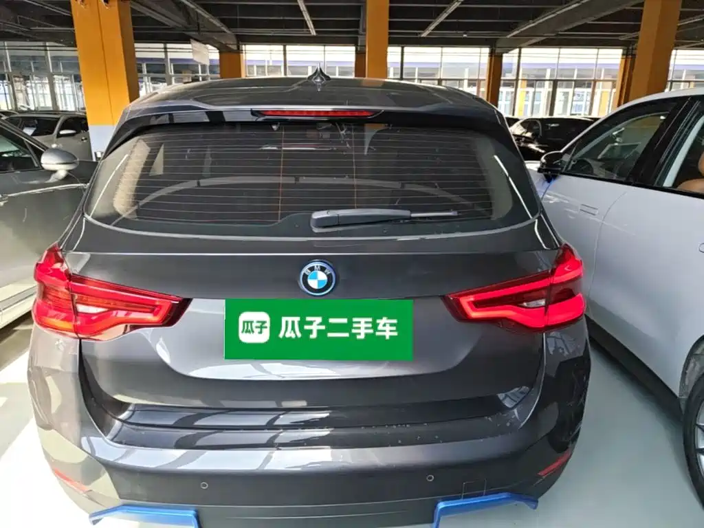 BMW iX3 — миниатюра 6