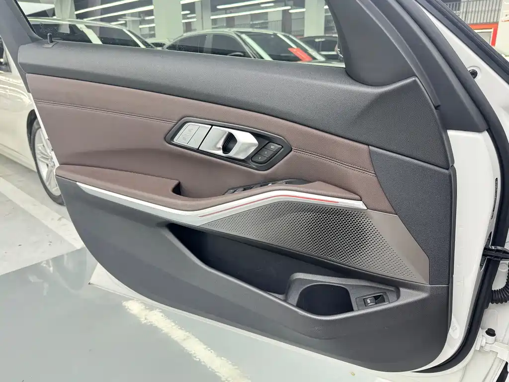 BMW 3 Series — миниатюра 8