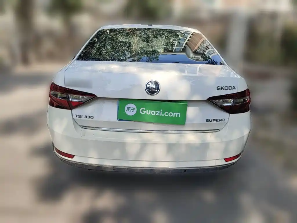 Skoda Superb — миниатюра 3