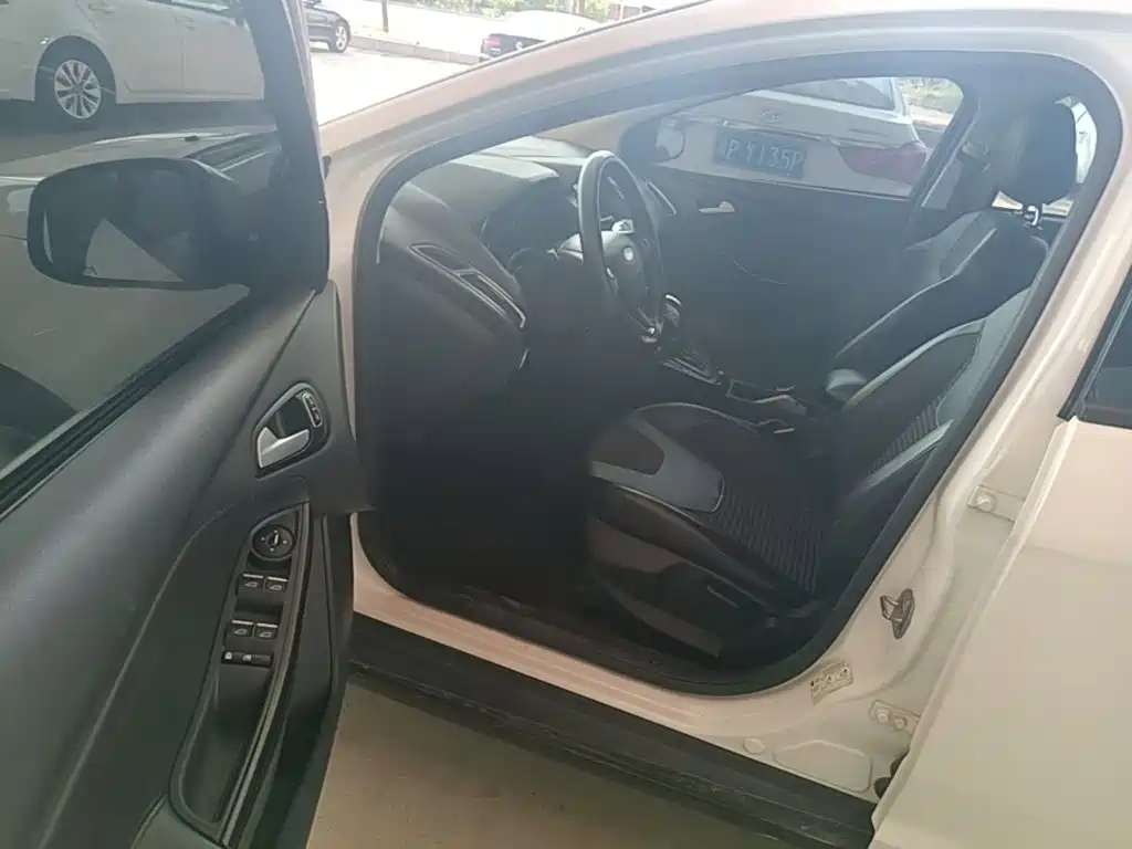 Ford Focus — миниатюра 16
