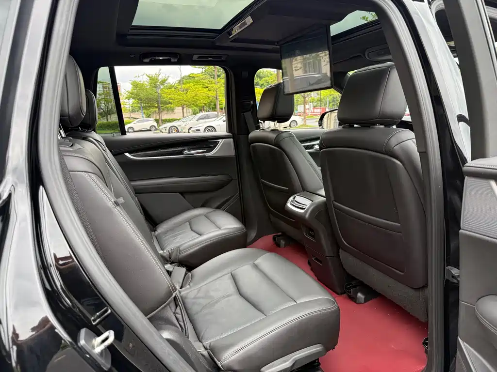Cadillac XT6 — миниатюра 12