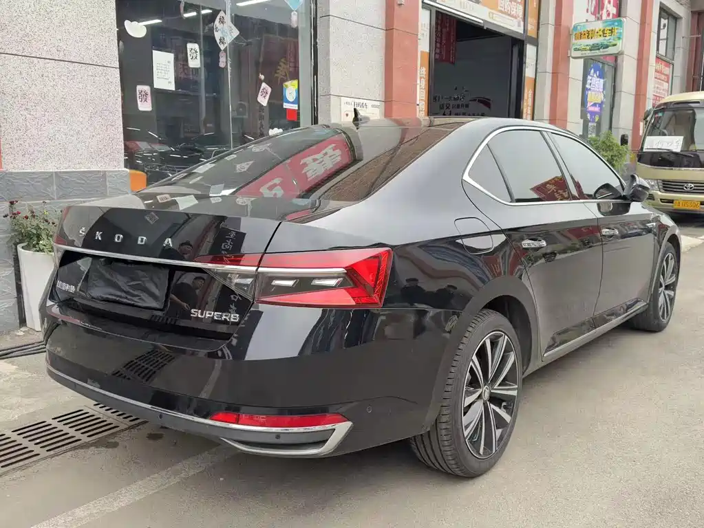 Skoda Superb — миниатюра 4