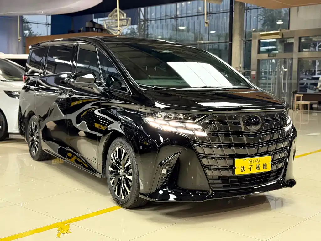 Toyota Alphard — миниатюра 3